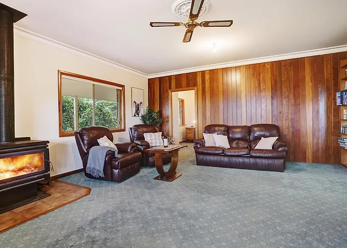 Farm Stay & Iconic Water Views - 32 Zachary Drive