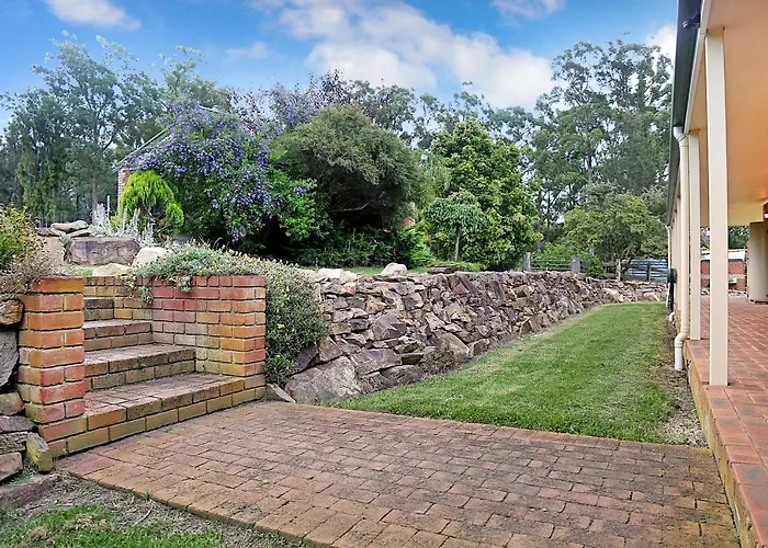 Farm Stay & Iconic Water Views - 32 Zachary Drive