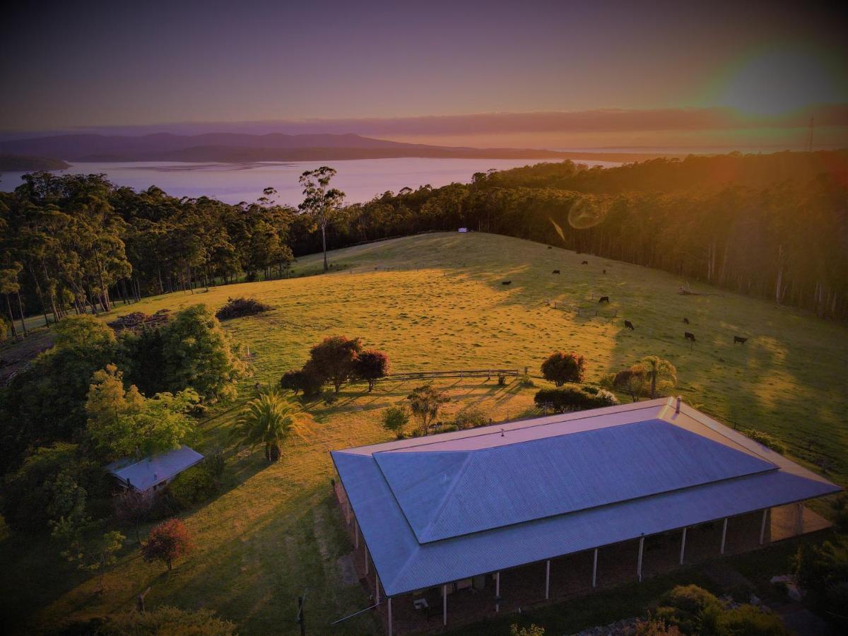 Holiday home Farm & Iconic Water Views - 32 Zachary Drive Mallacoota