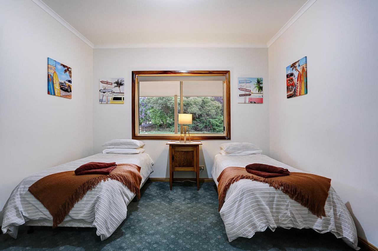 Farm & Iconic Water Views - 32 Zachary Drive Holiday home *