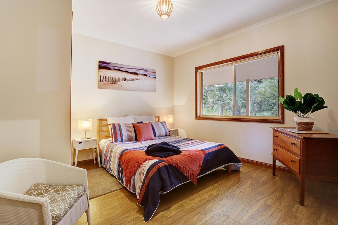 Farm & Iconic Water Views - 32 Zachary Drive * Mallacoota