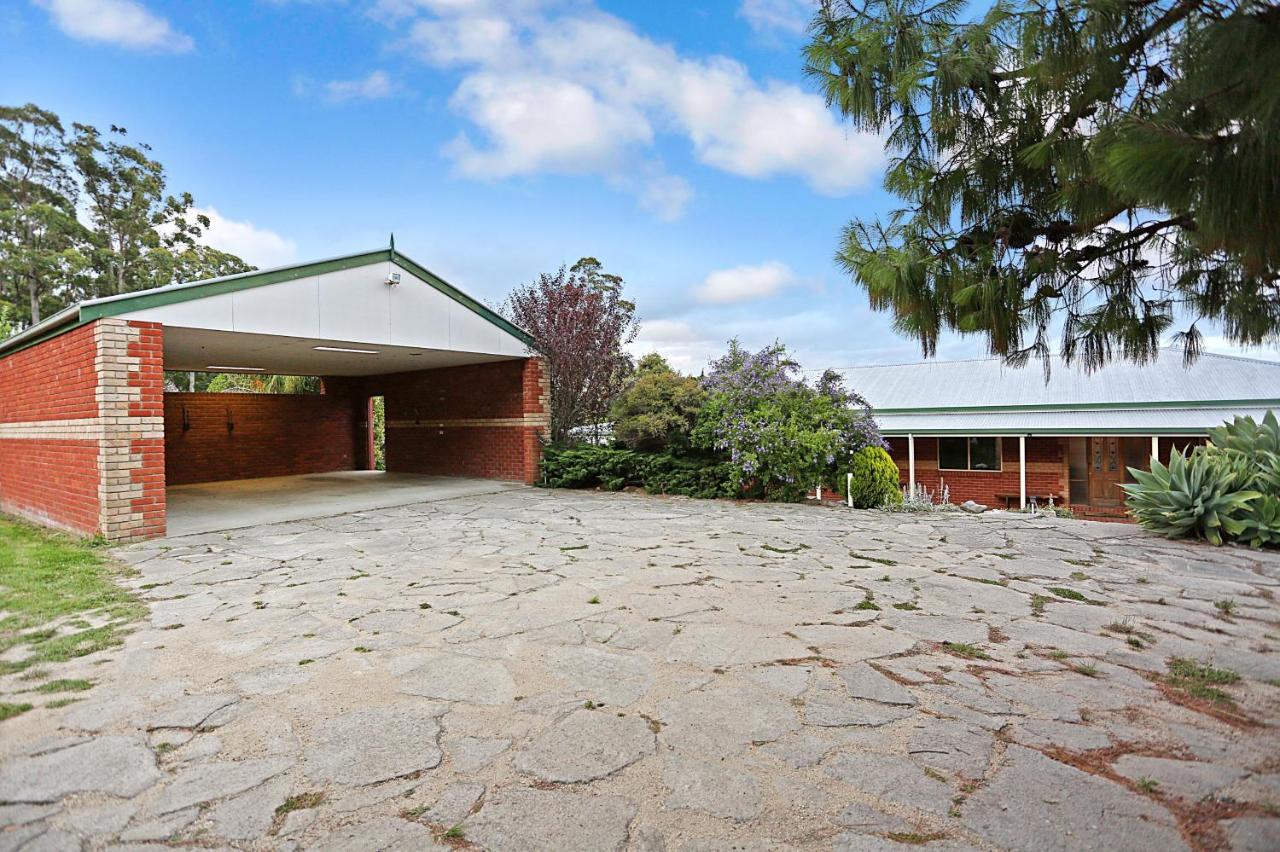 Farm & Iconic Water Views - 32 Zachary Drive Holiday home *