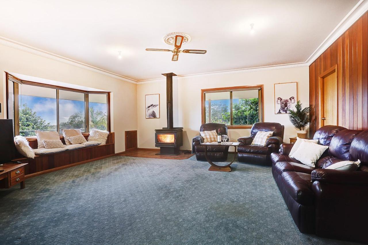 Farm & Iconic Water Views - 32 Zachary Drive * Mallacoota