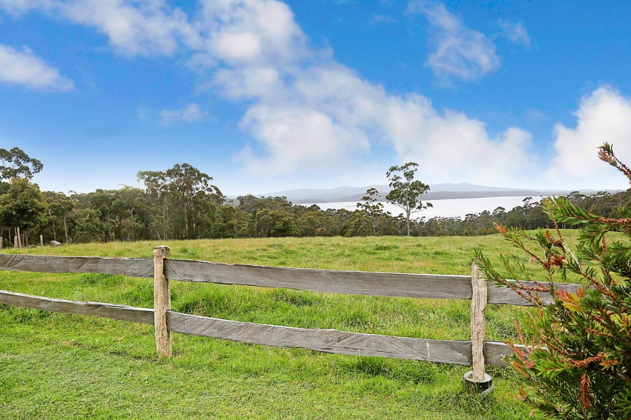 Farm & Iconic Water Views - 32 Zachary Drive Holiday home