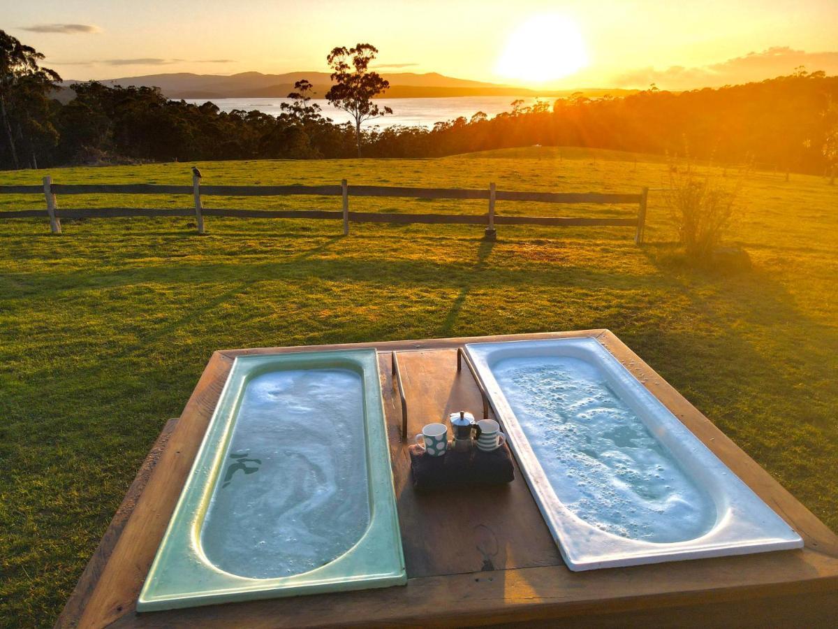 Farm & Iconic Water Views - 32 Zachary Drive Holiday home *